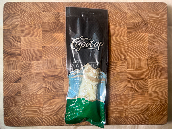 Сыр 100 гр ГОРНЫЙ СЫРОВАР (Косичка с укропом и чесноком) в Сочи