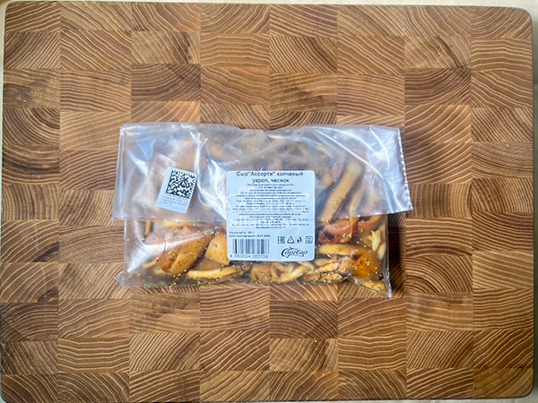 Сыр 150 гр ГОРНЫЙ СЫРОВАР (Ассорти копчёный с укропом и чесноком) в Сочи