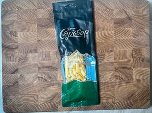 Арахис: Сыр 60 гр ГОРНЫЙ СЫРОВАР (Бочонок копчёный)