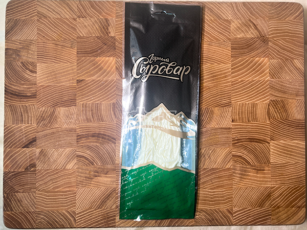 Сыр 60 гр ГОРНЫЙ СЫРОВАР (Паутинка белая с укропом и чесноком) в Сочи